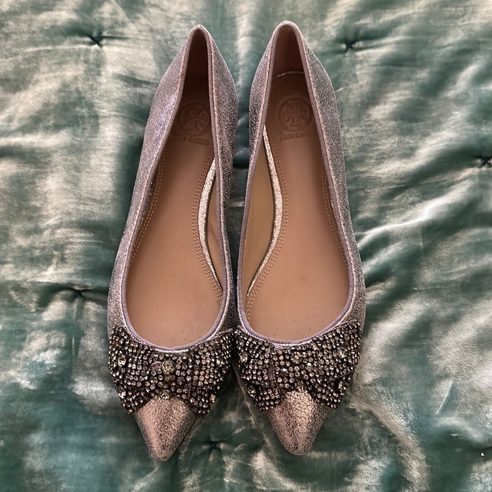 Tory Burch point flats in silver with rhinestone bow. Size 8. Never worn.